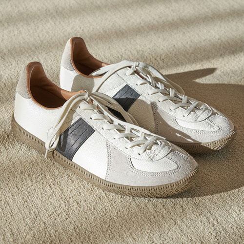 세컨더리 03 저먼 트레이닝 슈즈 (SECONDARY 03 German Training shoes (WHITE)) [BVN3G52]